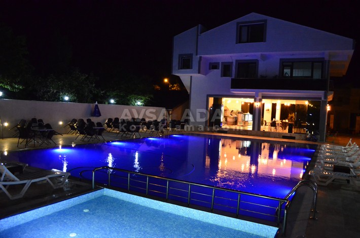 buseyine otel avsa 18